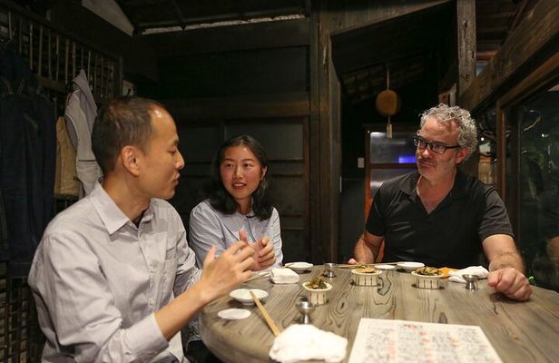 Sake Bar and Pub Crawl in Central Kyoto (Food & Sake Tour)