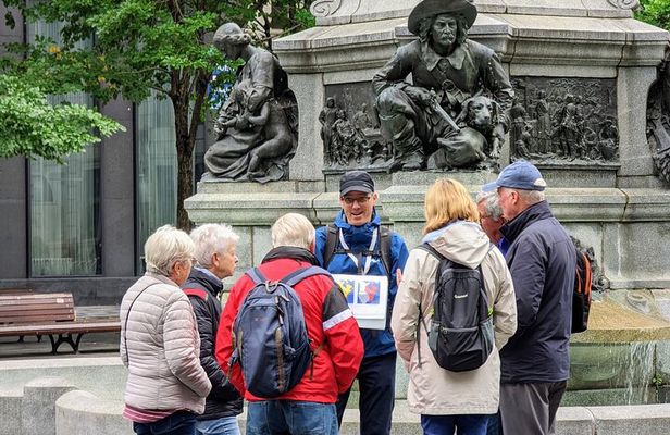 Old Montreal Walking Tour | Small Group (Max 10) | by MTL Detours