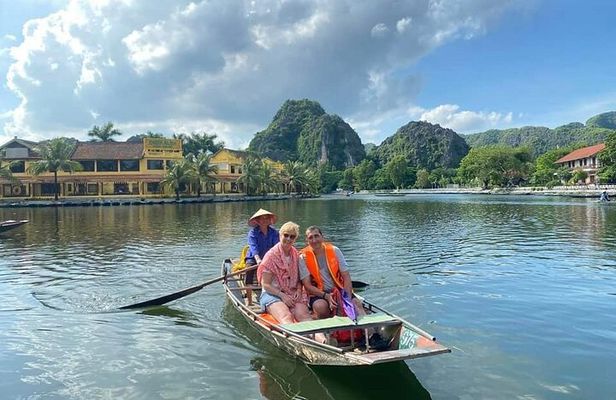 Ninh Binh 2 Days Luxury Limousine Small Group Option 3 Star