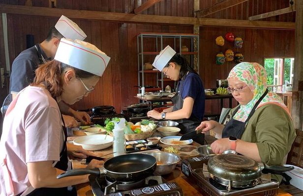 City Tour & Cooking Class