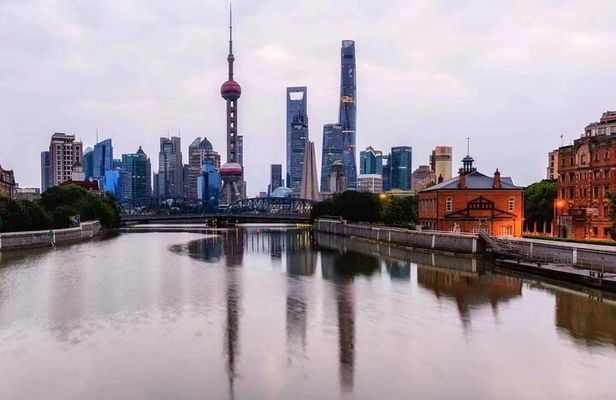 Private Tour:Shanghai Night View & Dinner in Oriental Pearl Tower