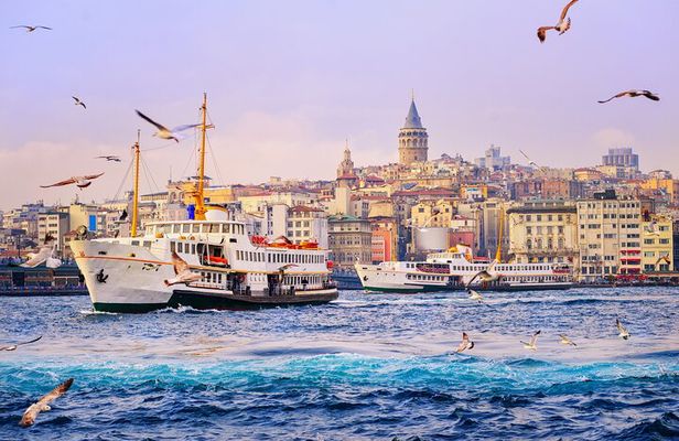 Istanbul: Spice Market and Bosphorus Tour