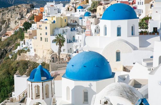 Private Highlights tour: Discover Santorini stress free
