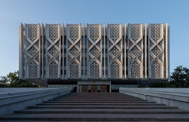 Tashkent Soviet Architecture (Modernism) and Subway station tour.