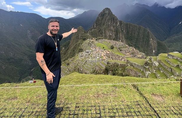 Machu Picchu & Sacred Valley: 2 Day Combo Tour
