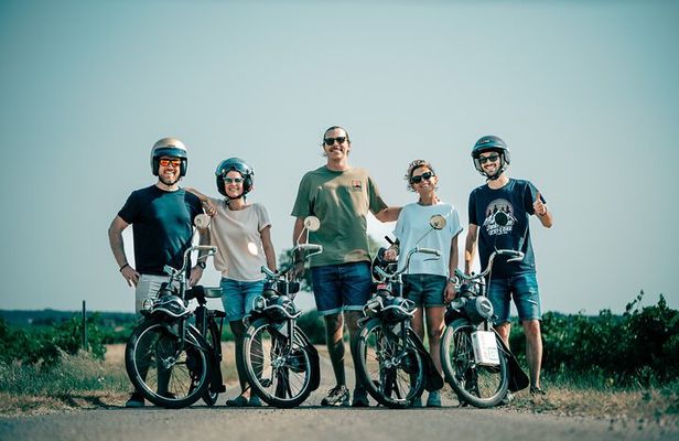 A Tour in Provence in a typical French motorized bike : the Solex