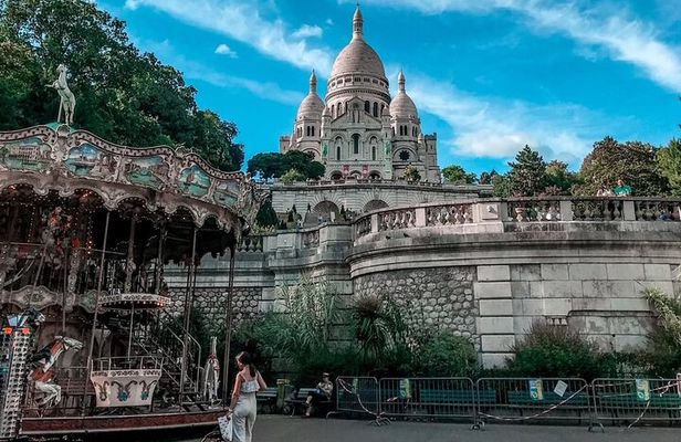 Small Group Walking Tour of Montmartre -10 people max