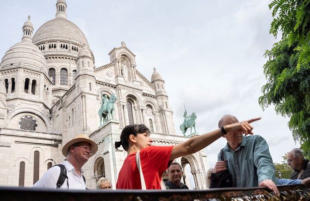 Hidden Montmartre: Paris' Secret Streets Walking Tour