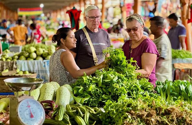 Farmer's Market Tour & Cooking Class