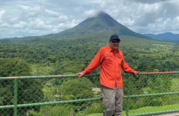 Arenal volcano sloths + waterfall hike+ Coffee-chocolate tour 