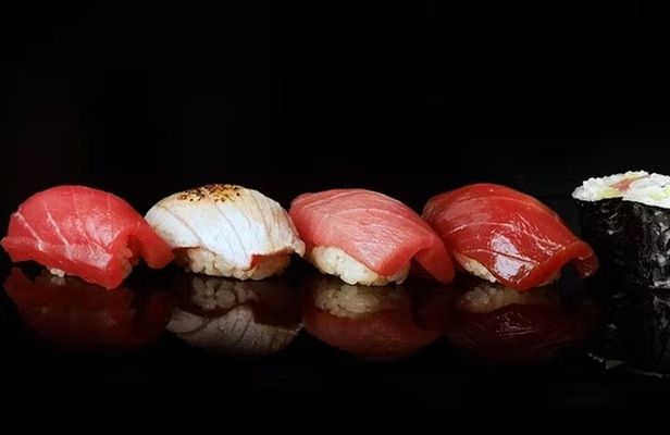 Tokyo Night Foodie Tour in Shinjuku - Seasonal Sushi, Wagyu Beef