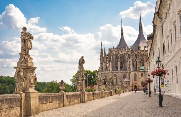 Full Day Private Tour to Kutná Hora with Wine Tasting