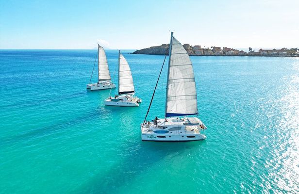 Full Day Shared Catamaran Cruise at Saint Maarten