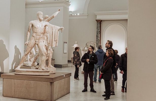 Archaeological Museum of Naples Small Group Tour with an Archaeologist