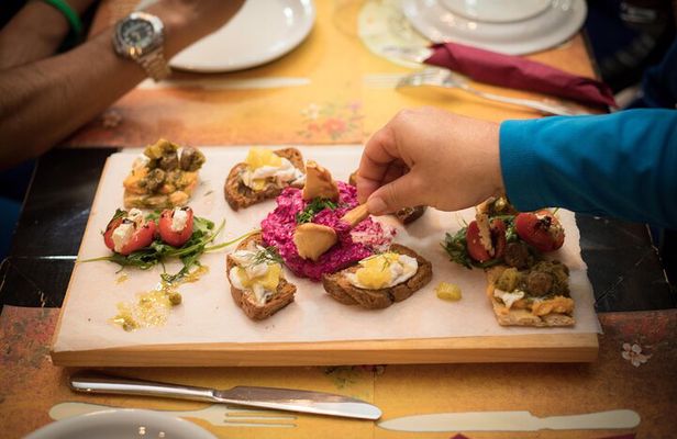 Half Day Food and Walking Tour with Tastings in Thessaloniki