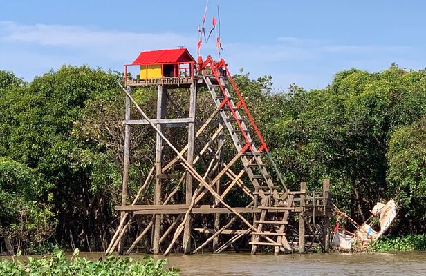 War Museum, Killing Field and Floating village (Kampong Kleang)