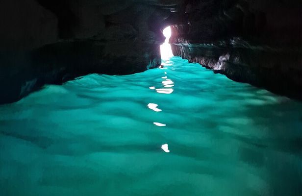 Private Experience Wadi Shab Waterfall & Sinkhole 