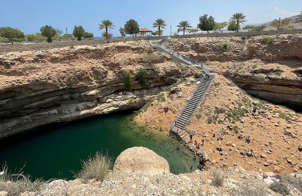 Full Day Private Tour to Wadi Shab and Bimmah Sinkhole
