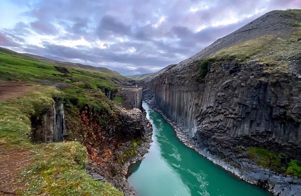 Stuðlagil Canyon and Vök Baths Day Tour
