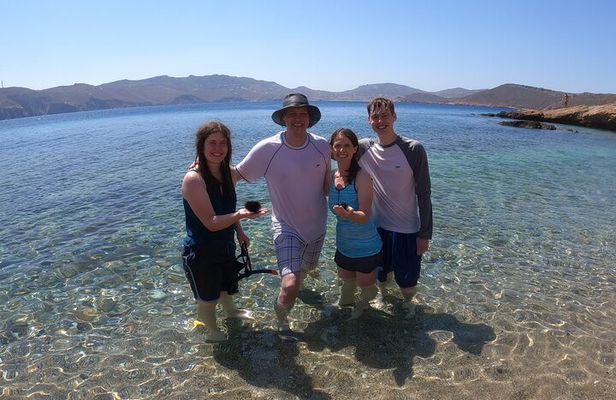 Private 1-Hour Guided Snorkeling Adventure with Go Pro Pictures