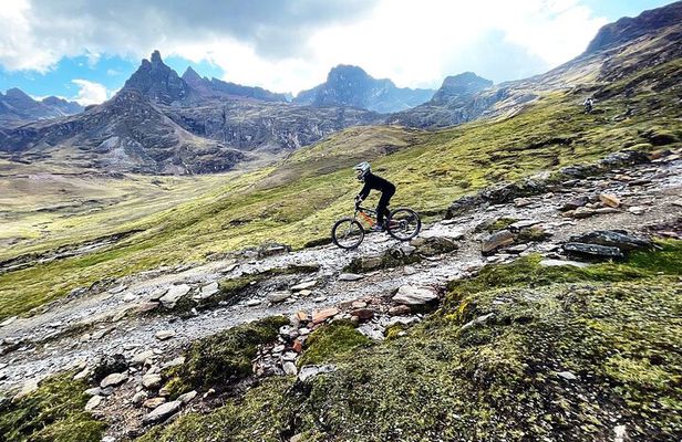 Mountain Biking Enduro - MTB Sacred Valley Lares