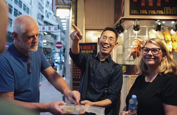 Hong Kong Street Food Tour with Locals - Dim Sum, Wonton & more