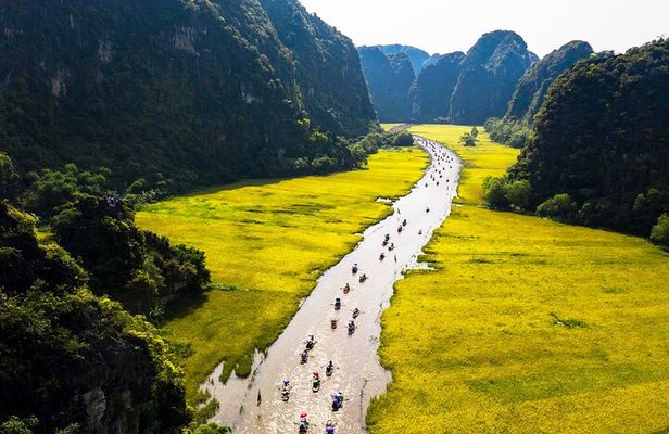 Guided Full Day Ninh Binh Small Group Tour by Limousine