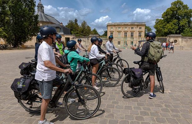 Versailles Full-Day Electric Bike Tour : Market, Picnic & Palace