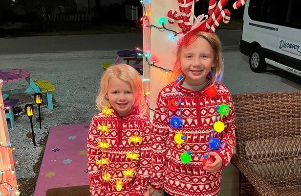 Christmas Carol Trolley Holiday Music & Lights Tour in Sarasota