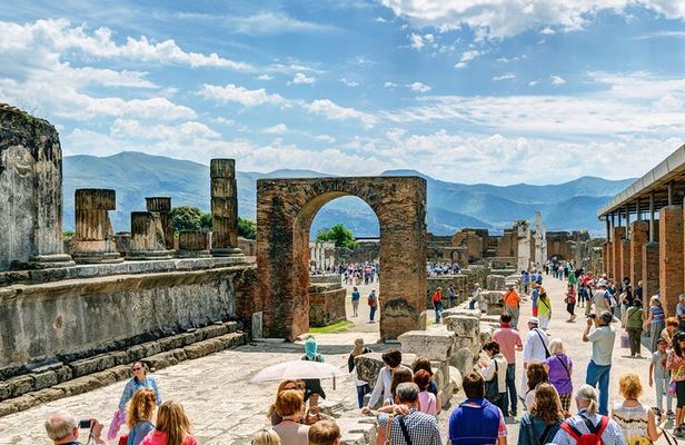 Pompeii Guided Tour with Ticket & Lunch from Sorrento
