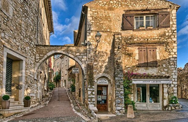 Full day tour Medieval Villages Grasse Gourdon Tourettes St Paul