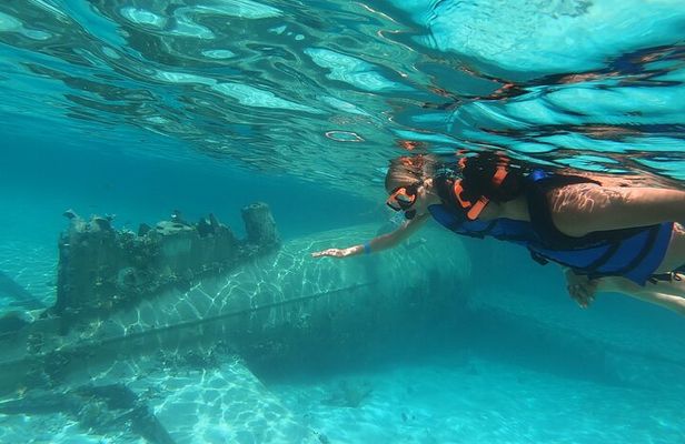 Nassau to Exuma Full-Day Trip Experience