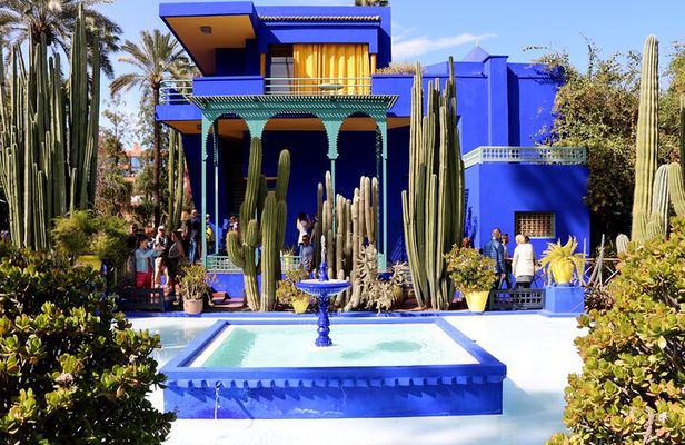 Marrakech Discovery Tour: Palace, Madrassa, Garden and Medina