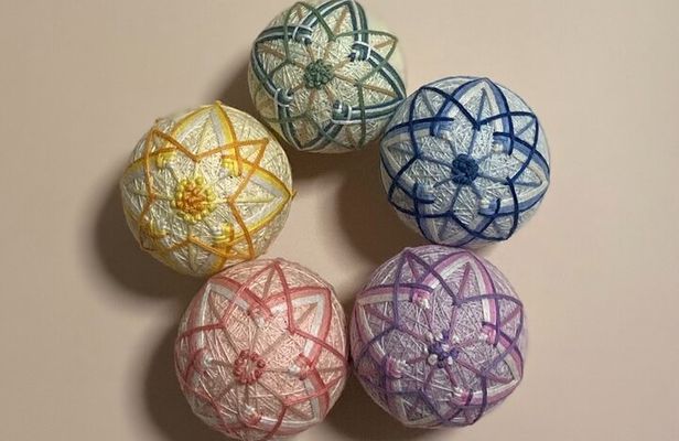 Let's make a Japanese hand craft "Temari" embroidered ball !