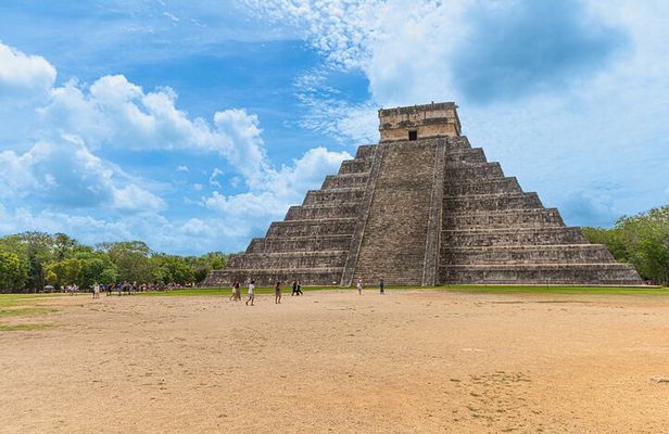Small group tour to Chichen Itza early access + Cenote + Coba