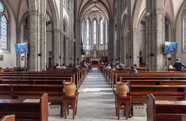 Private Tour Seoul Myeongdong Catholic Church Historic