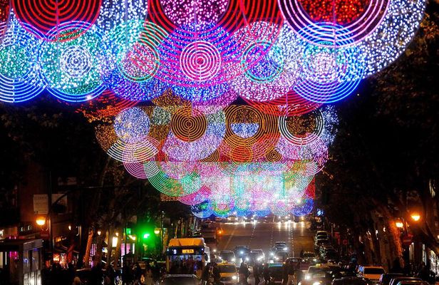 Day Tour to the Vigo Christmas Lights from Santiago de Compostela
