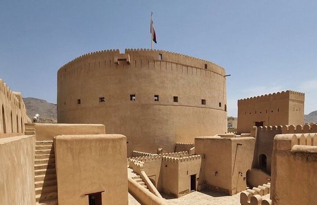 Nizwa Souq, Nizwa Fort and Jabel Akhder Private Guided Full Day