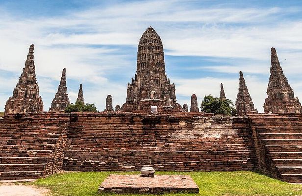 Ayutthaya Private Tour Sunset Boat Ride with Famous Temples