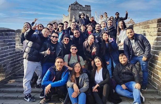 MuBus: Mutianyu Great Wall Tours with Options from Beijing