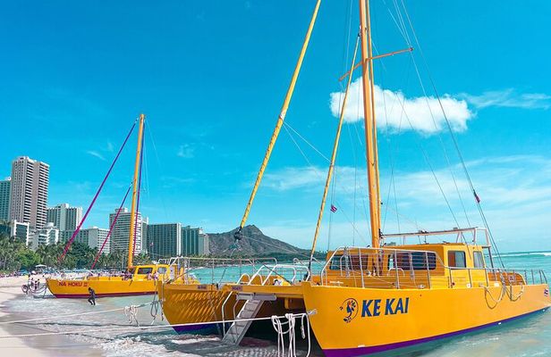 1-Hour Diamond Head Sail of Waikiki Beach