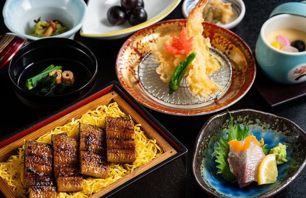 Yanagawa Canal Cruise and Grilled steamed Eel Lunch Private Tour