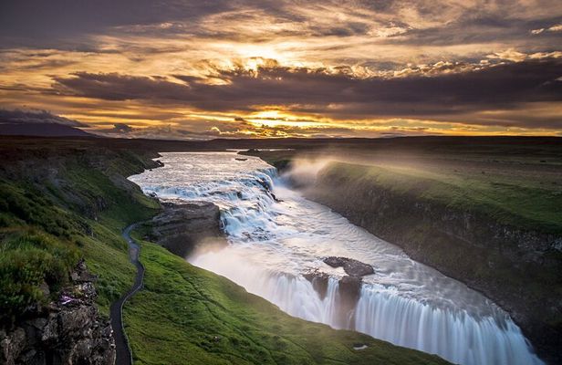 Private Golden Circle with Geysers and Waterfalls