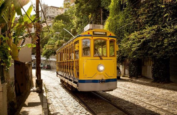 Private guided walking tour of the Santa Teresa neighborhood