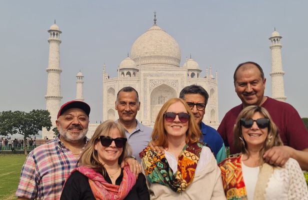Day Trip Delhi to Agra by Express Train in 90 Min