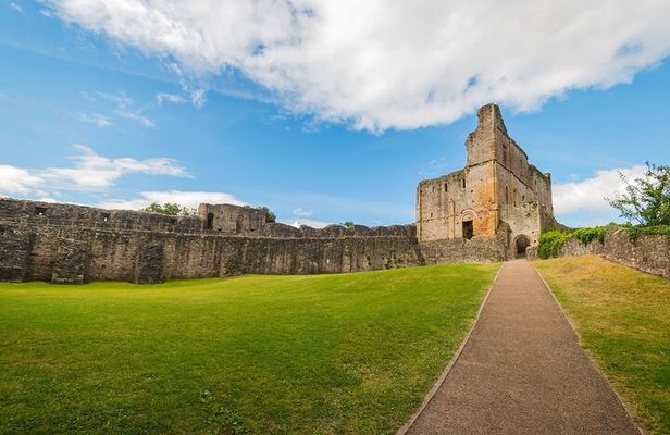 From Cardiff: 3 Amazing Castles, Tintern Abbey & Roman Caerleon