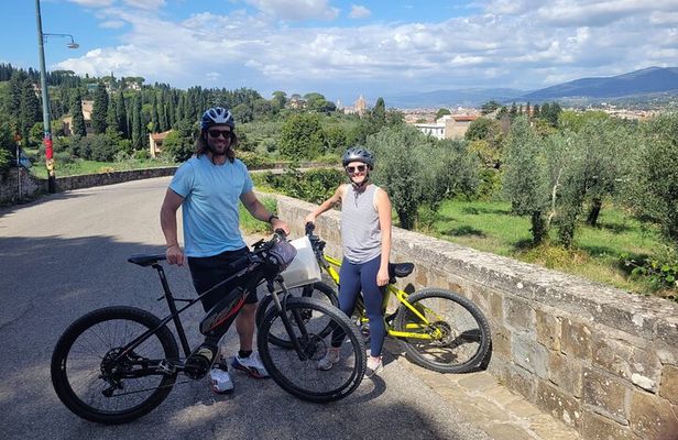 E-bike 2.5 hour Florence & Tuscany With Fresh Olive Oil and Bread