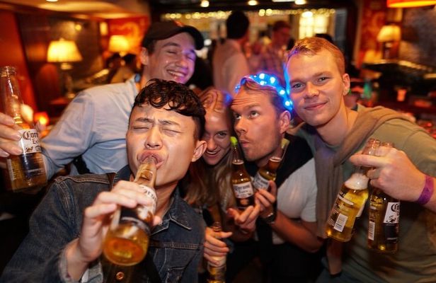 Hong Kong Pub Crawl at Lan Kwai Fong (LKF)