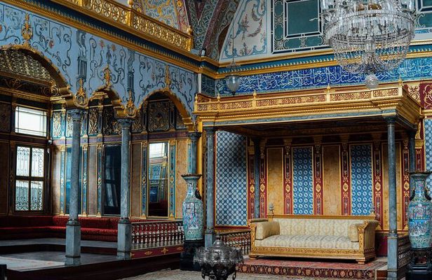 Topkapi Palace with Small Group with Private Tour Option
