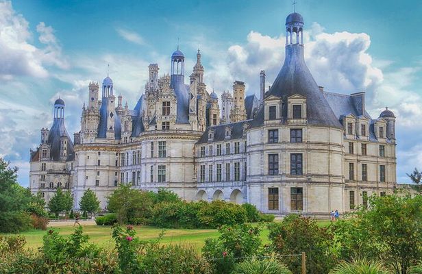 Day Tour of Chateaux of Chenonceau, Chambord & Caves Ambacia from Tours/Amboise